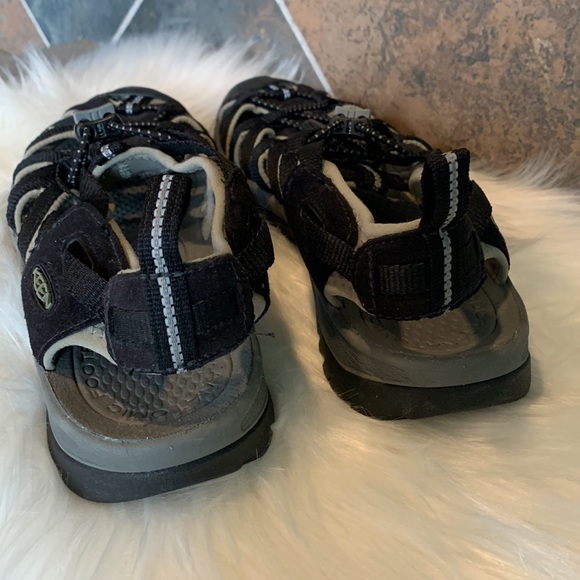 Keen Men Black Gray Anatomical Footbed Anti-Odor  Sandals 11 - Picture 5 of 11